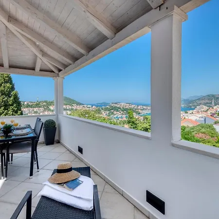 Panoramic View Apartment *